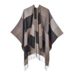 Cape-Femme-Carreaux-Beige-confort-modele-intemporel