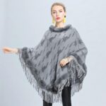 Poncho-en-Fausse-Fourrure-look-hivernal